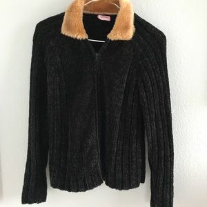🌻2 for $15 Black Velvet and Faux fur collar jacket